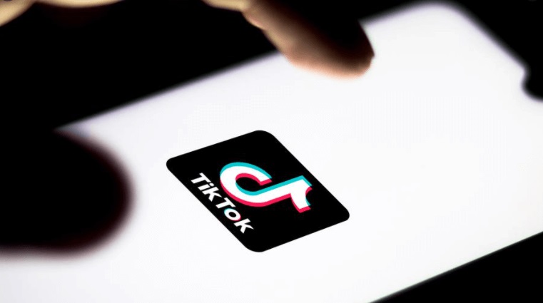 TikTok likes – tips for using text overlays and subtitles in your videos